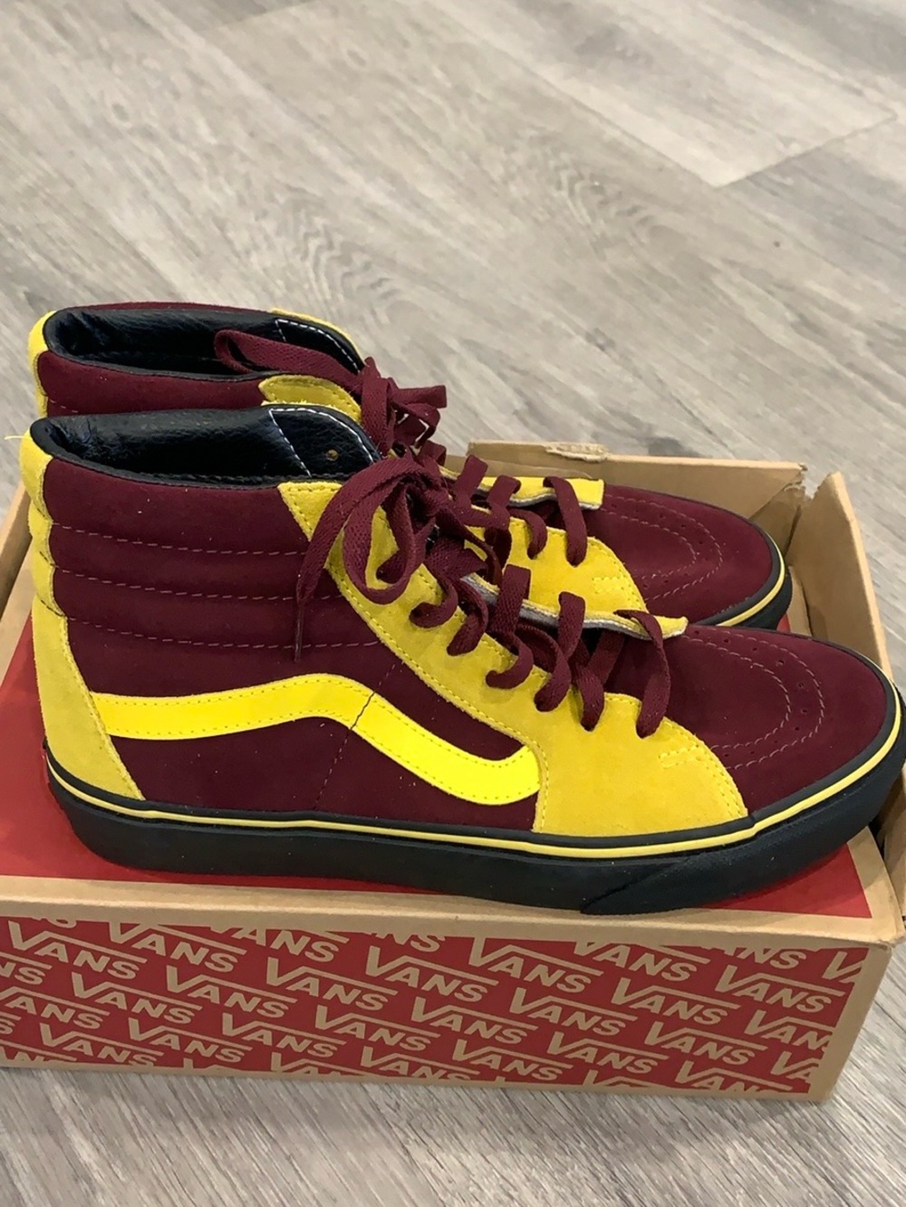 NWOT Vans Sk8-Hi Shoes Size 7.5 Mens 9 Womens